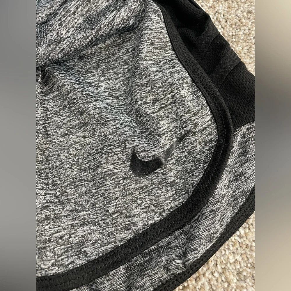 Nike Girls youth Heathered Gray and Black Athletic Shorts L/XL